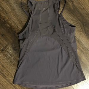 Like new. Lulu bra insert tank